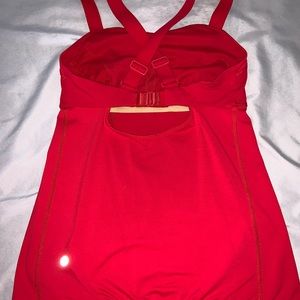 red lululemon tank